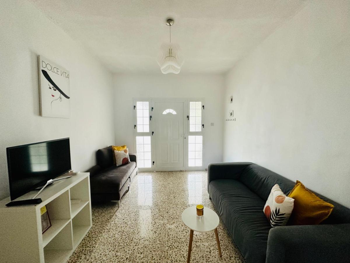 Arya Seaview Apartment In The Heart Of Coral Bay (Adults Only) Luaran gambar